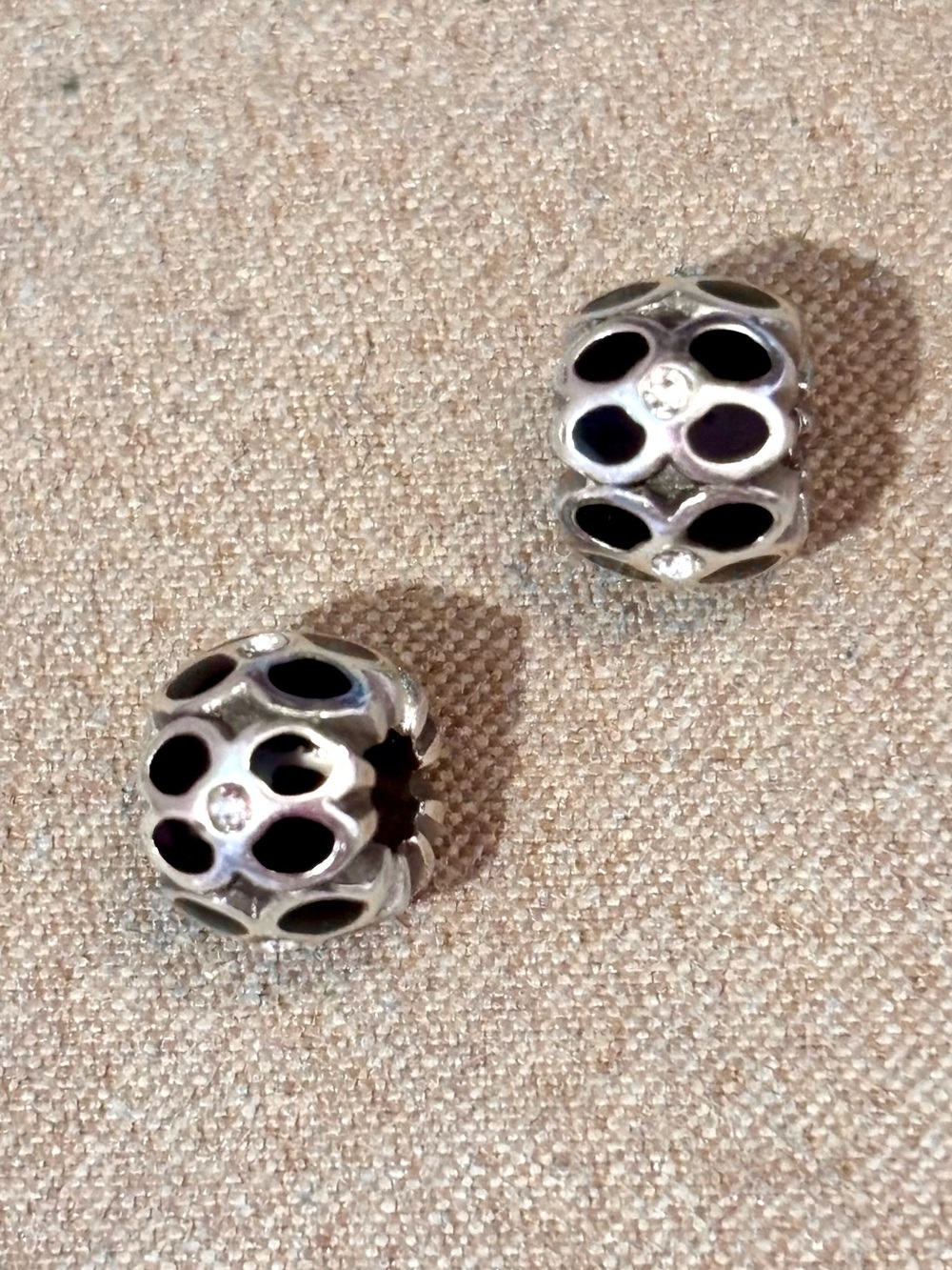 Two 🆕 Brighton Mini Ring of Flower beads in Black fit MINI holders ONLY Retired